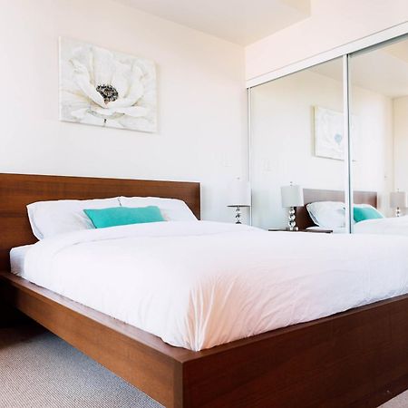 Sarkar Suites - Maple Leaf Square Торонто Экстерьер фото