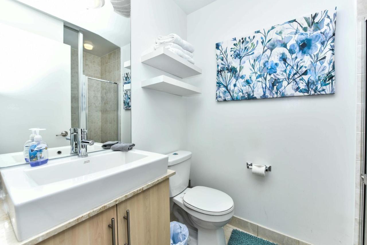 Sarkar Suites - Maple Leaf Square Торонто Экстерьер фото