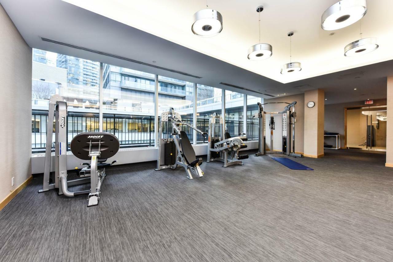 Sarkar Suites - Maple Leaf Square Торонто Экстерьер фото