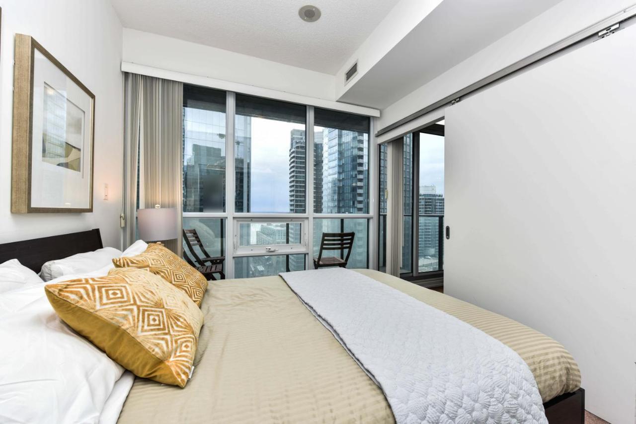 Sarkar Suites - Maple Leaf Square Торонто Экстерьер фото