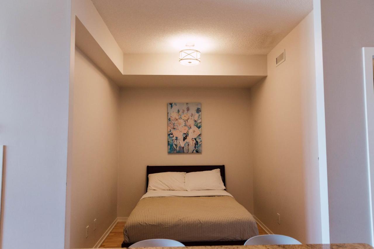 Sarkar Suites - Maple Leaf Square Торонто Экстерьер фото