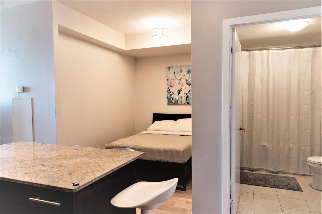 Sarkar Suites - Maple Leaf Square Торонто Экстерьер фото